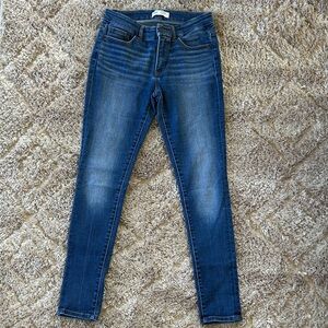 Buckle Women's Deep Indigo Mid-Rise Skinny “Payton” Jeans